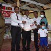 මස්කෙළිය සමන්එලිය විද්‍යාලයේ දරුවන්ට පාසල් උපකරණ සහ වියලි ආහාර ද්‍රව්‍ය බෙදා දෙයි